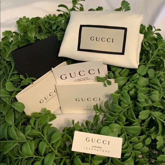 Gucci Blue Bag with Gold Chain - Picture 5 of 7